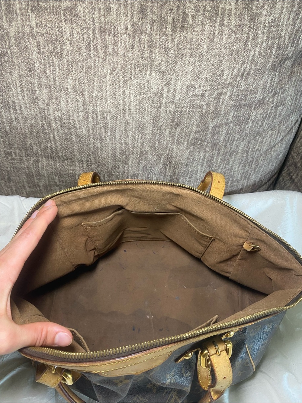 Louis Vuitton Tivoli GM Monogram Shoulder Bag with Tan Trim - Picture 9 of 16